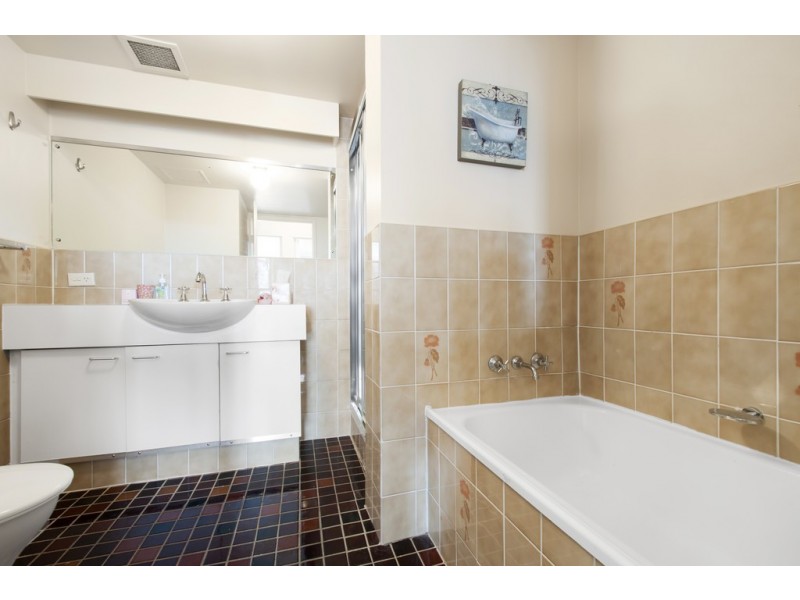 36 ‘Capricornia’ 121 Surf Parade, Broadbeach QLD 4218