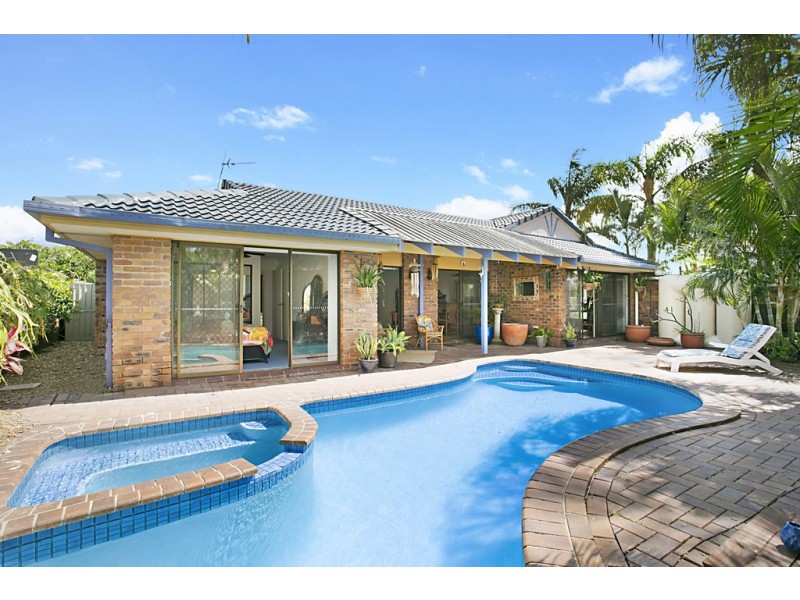 7 Oriole Court, Burleigh Waters QLD 4220