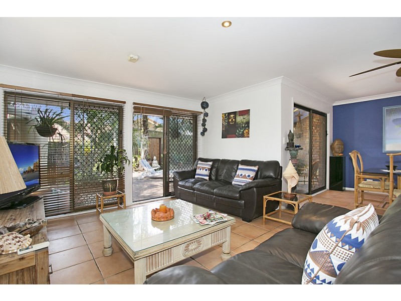 7 Oriole Court, Burleigh Waters QLD 4220