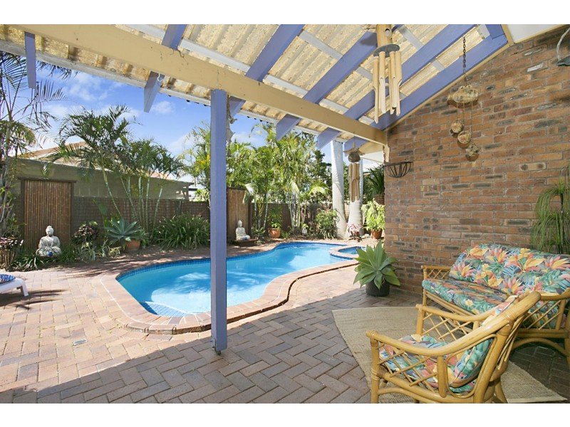 7 Oriole Court, Burleigh Waters QLD 4220