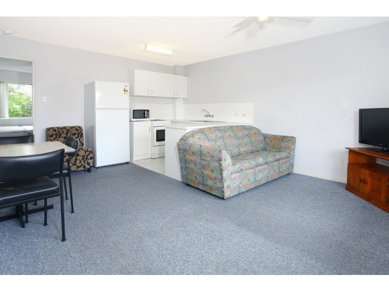 4/22 Leonard Avenue, Surfers Paradise QLD 4217