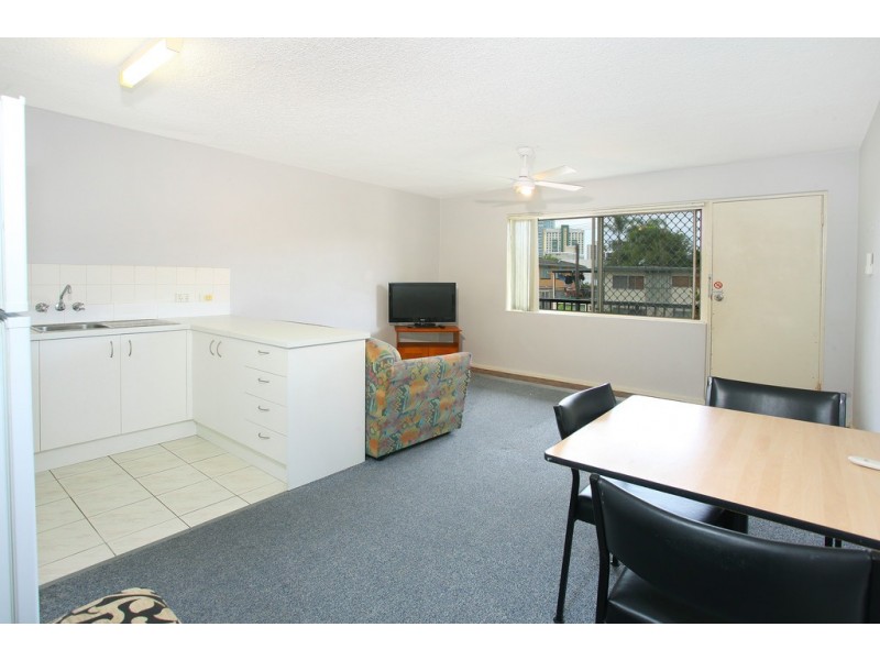 4/22 Leonard Avenue, Surfers Paradise QLD 4217