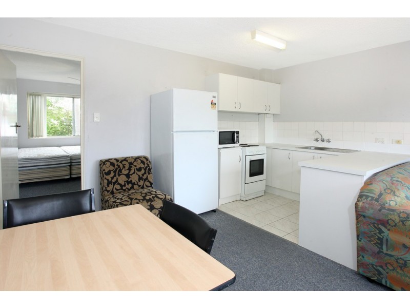 4/22 Leonard Avenue, Surfers Paradise QLD 4217