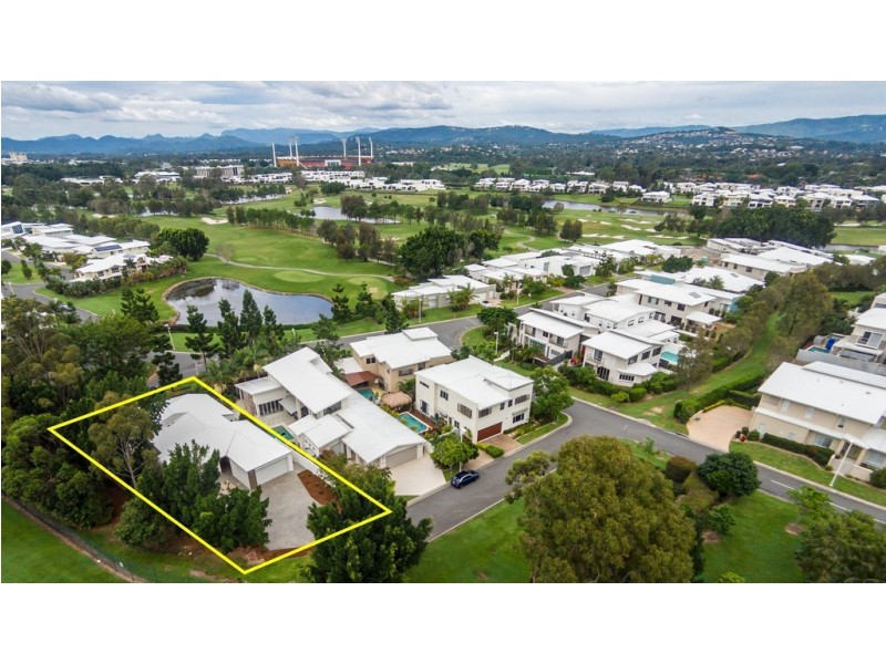 6017 Vista Drive, Benowa QLD 4217
