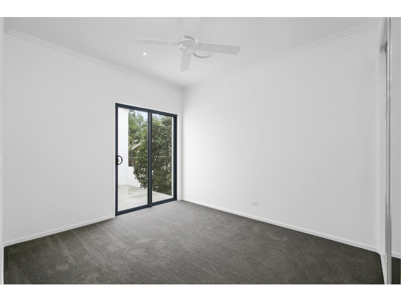 6017 Vista Drive, Benowa QLD 4217