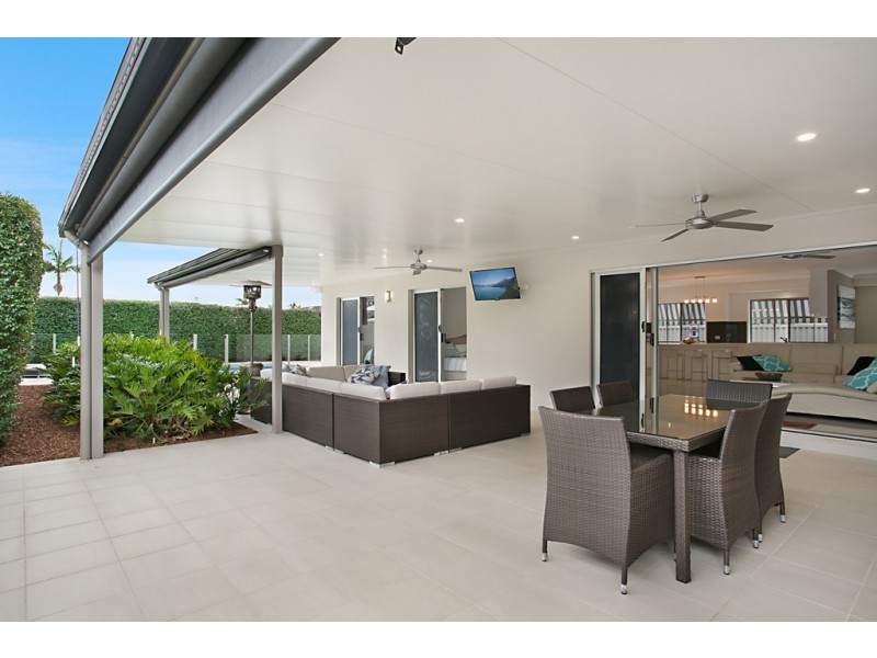 19 Peter Blondell Drive, Mermaid Waters QLD 4218