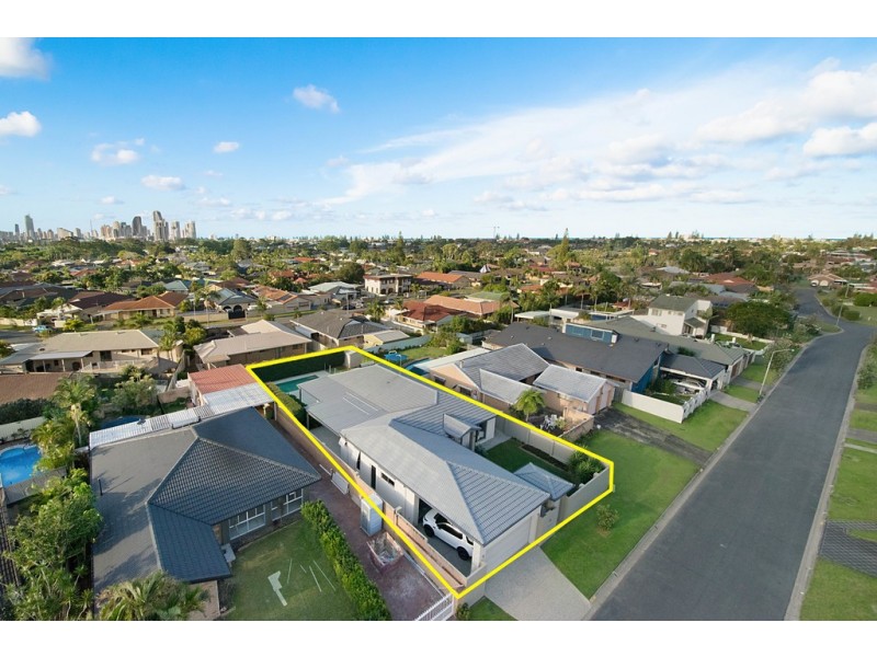 19 Peter Blondell Drive, Mermaid Waters QLD 4218