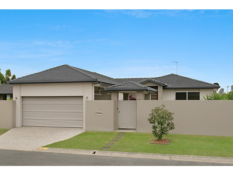 19 Peter Blondell Drive, Mermaid Waters QLD 4218