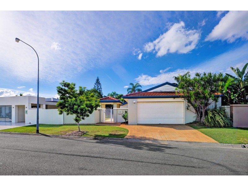 15 McCleary Street, Sorrento QLD 4217