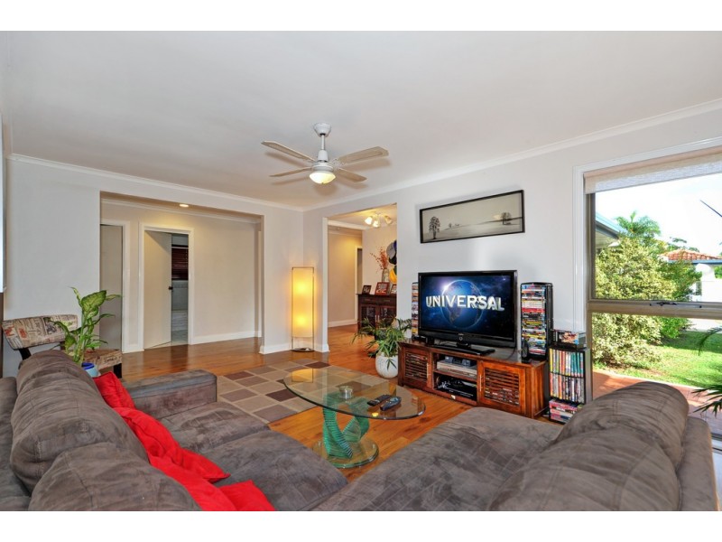 15 McCleary Street, Sorrento QLD 4217