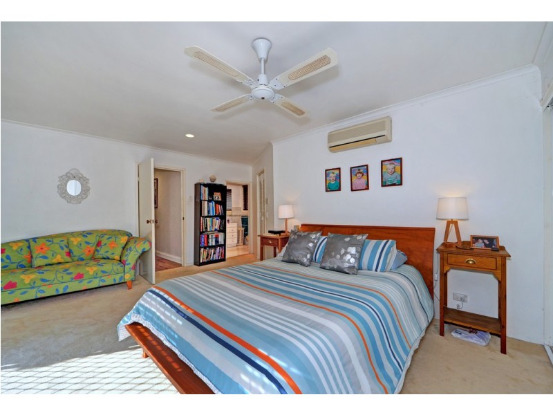 15 McCleary Street, Sorrento QLD 4217