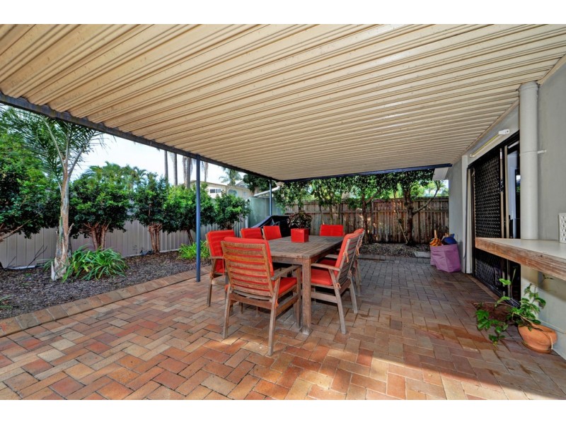 15 McCleary Street, Sorrento QLD 4217
