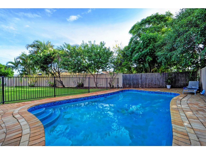 15 McCleary Street, Sorrento QLD 4217