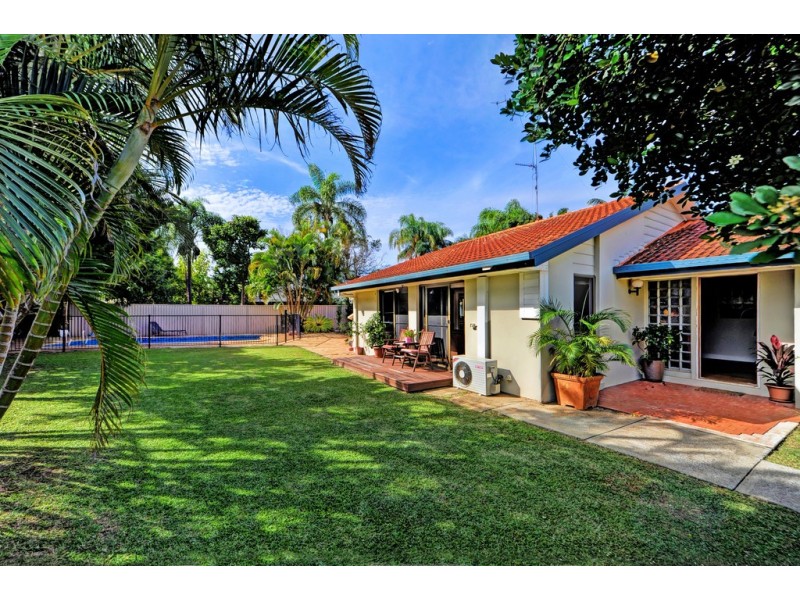 15 McCleary Street, Sorrento QLD 4217