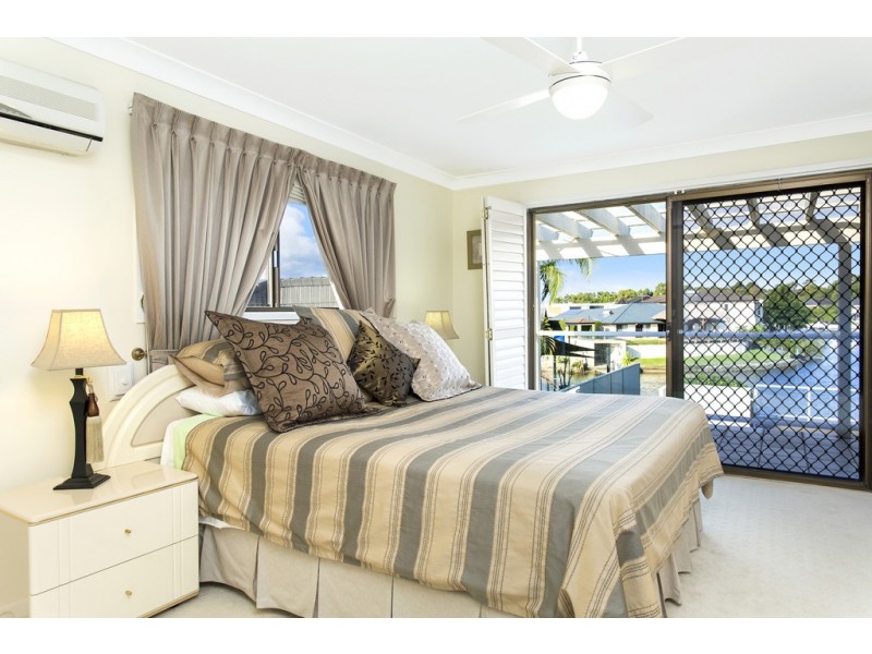 67 Campbell Street, Sorrento QLD 4217