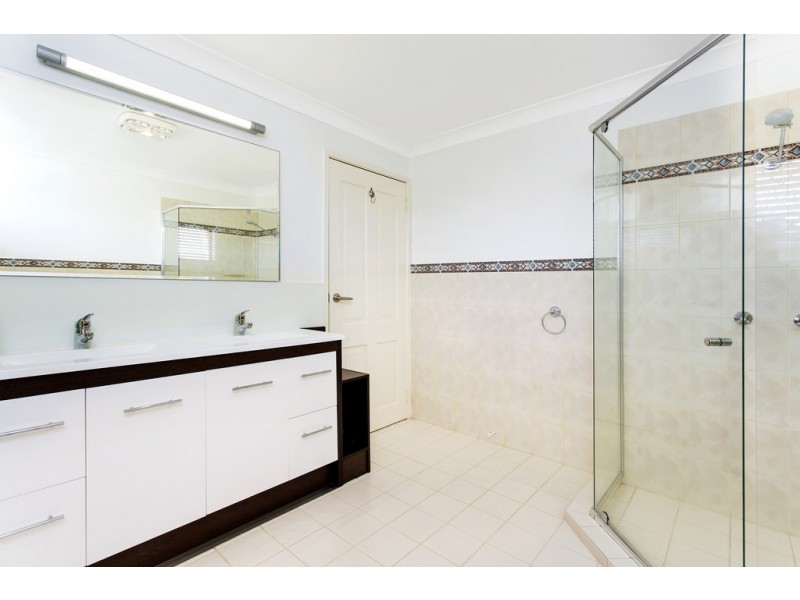 67 Campbell Street, Sorrento QLD 4217