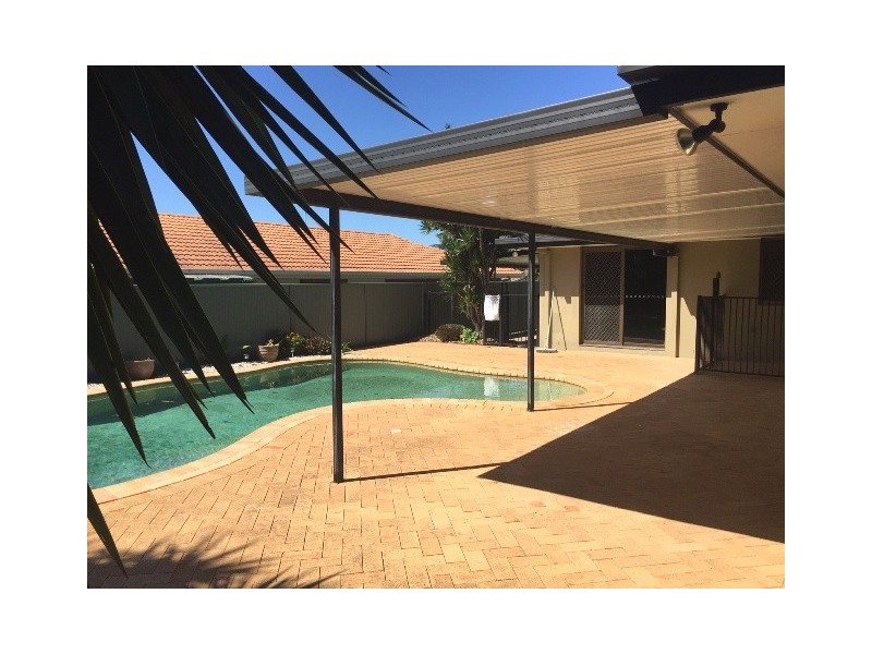 11 Mackay Place, Burleigh Waters QLD 4220