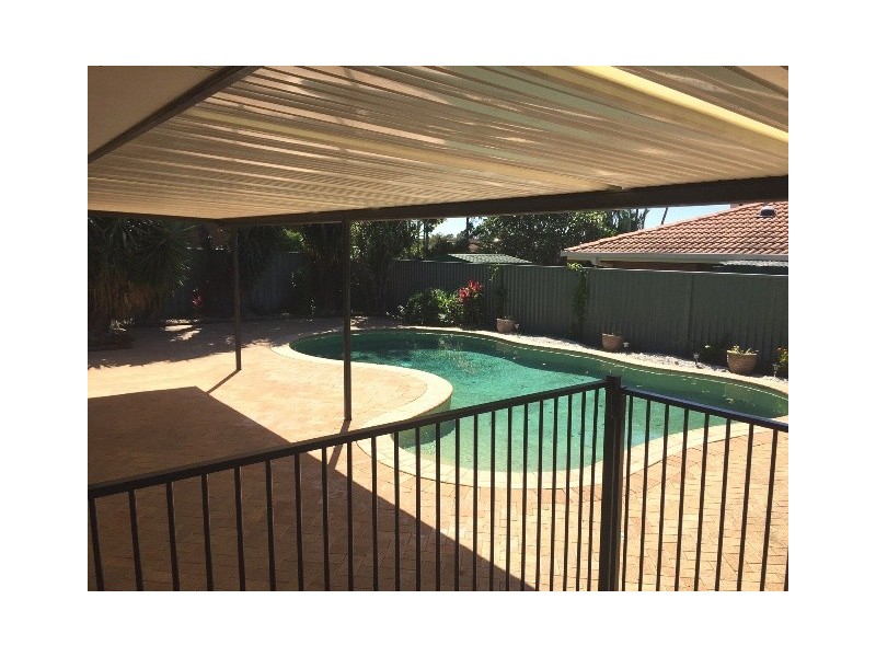11 Mackay Place, Burleigh Waters QLD 4220