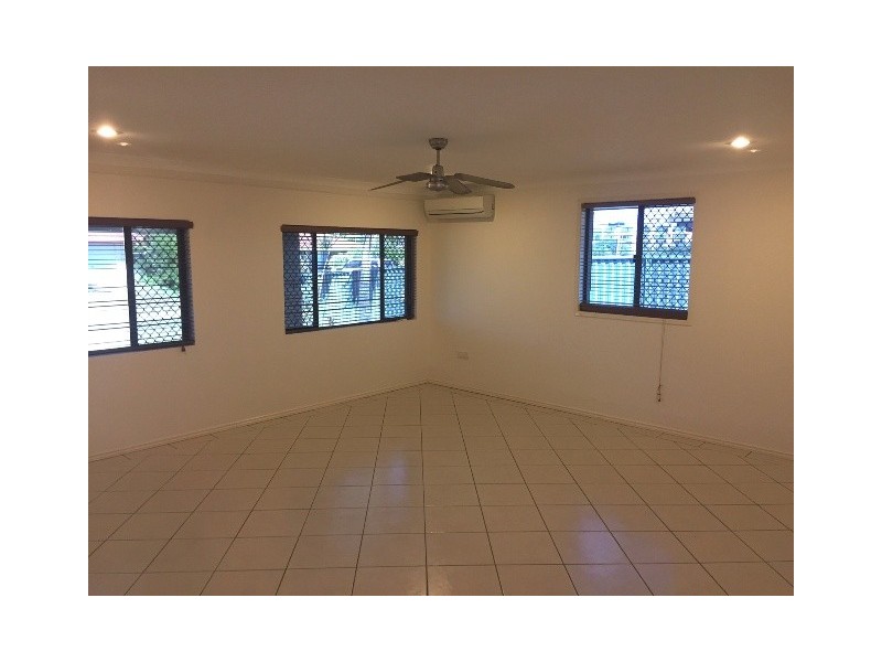 11 Mackay Place, Burleigh Waters QLD 4220
