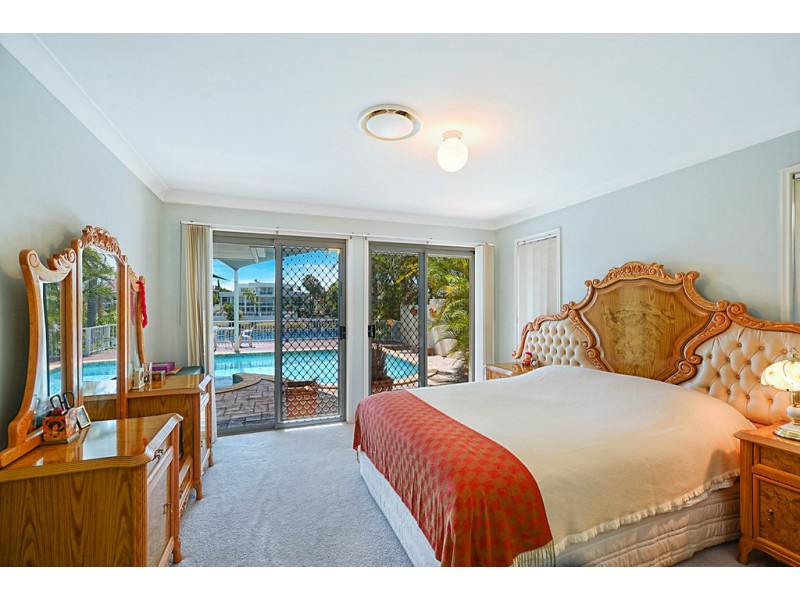 4 Warriewood Place, Robina QLD 4226