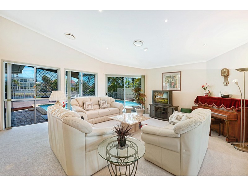 4 Warriewood Place, Robina QLD 4226