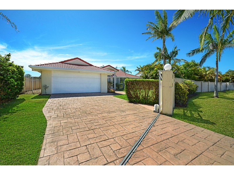4 Warriewood Place, Robina QLD 4226
