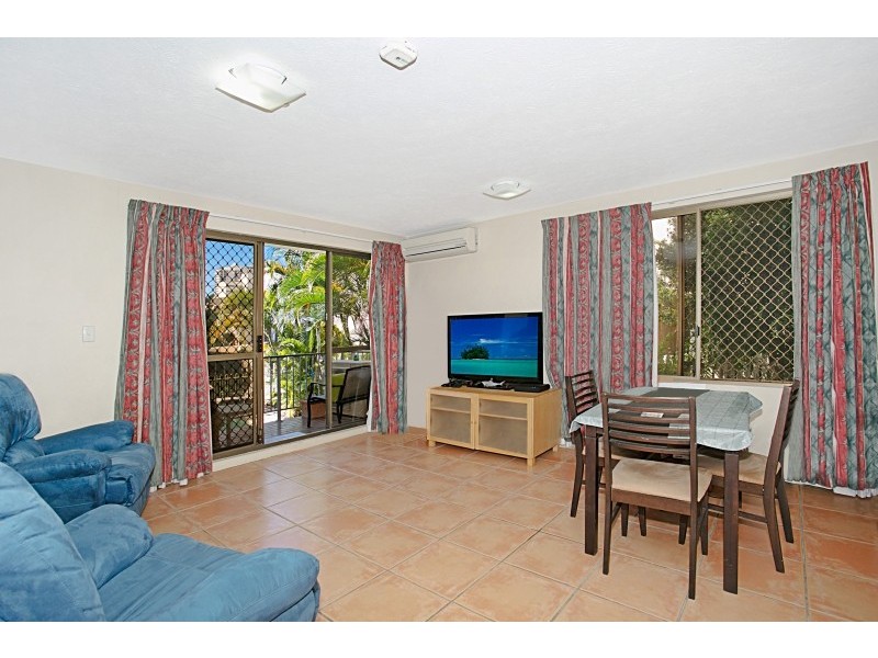 2 ‘Cascade Lodge’ 16 Rosewood Avenue, Broadbeach QLD 4218
