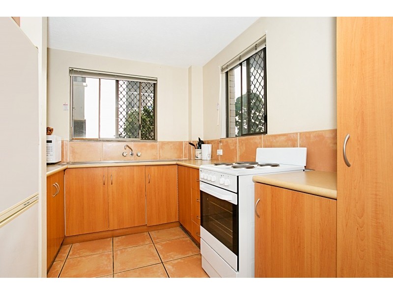 2 ‘Cascade Lodge’ 16 Rosewood Avenue, Broadbeach QLD 4218