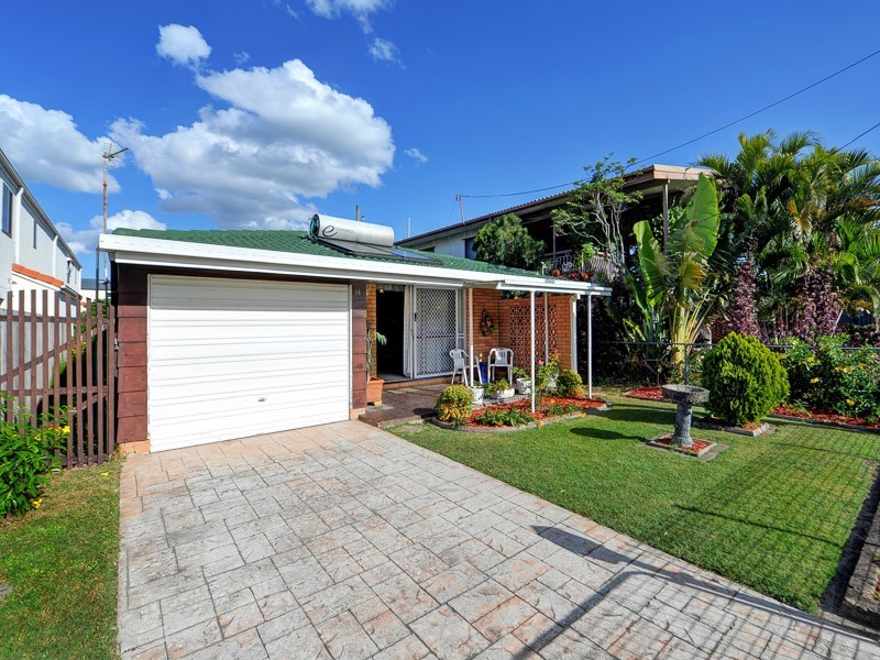 14 Dawn Parade, Miami QLD 4220