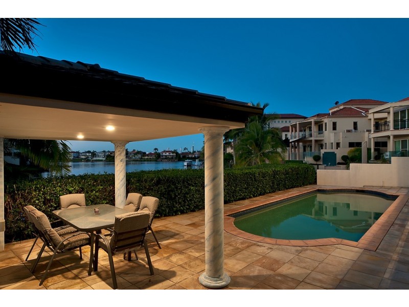 34 Istana View, Clear Island Waters QLD 4226