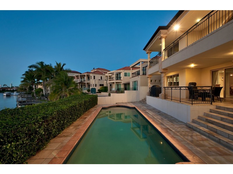 34 Istana View, Clear Island Waters QLD 4226