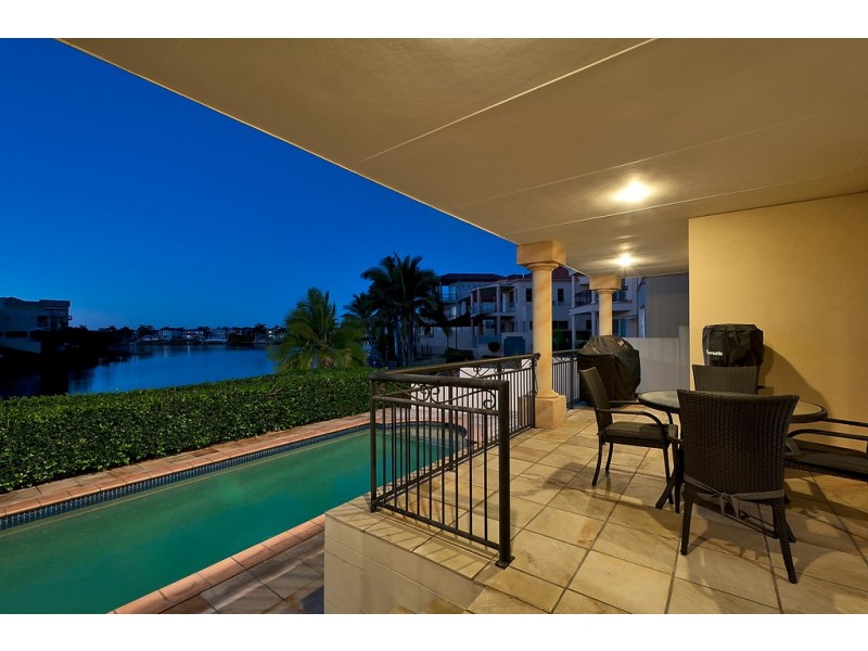 34 Istana View, Clear Island Waters QLD 4226