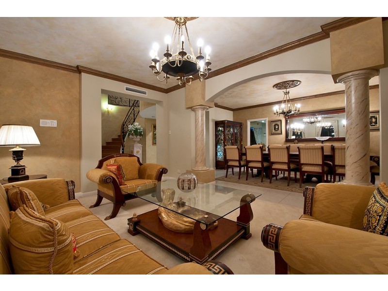 34 Istana View, Clear Island Waters QLD 4226