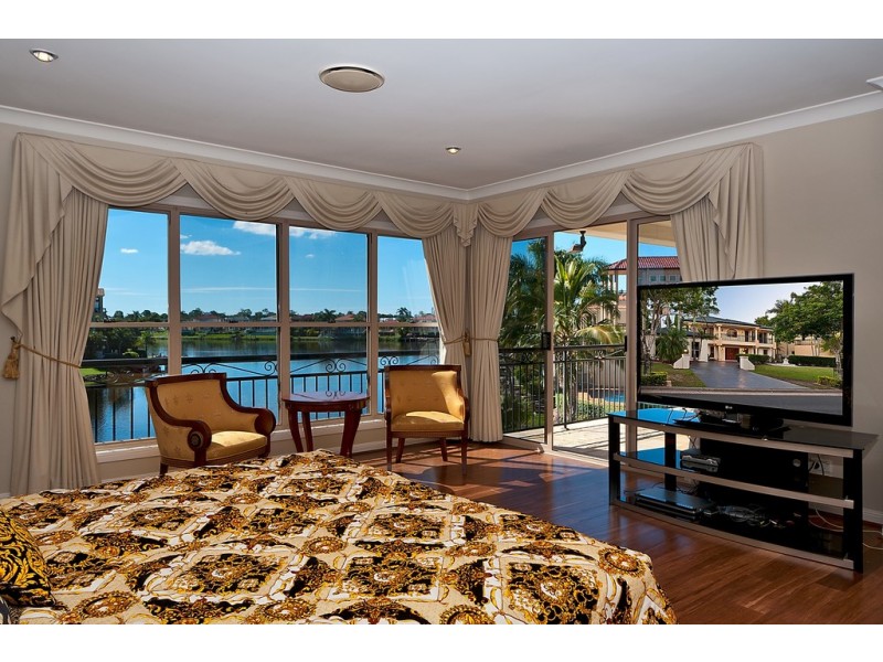 34 Istana View, Clear Island Waters QLD 4226