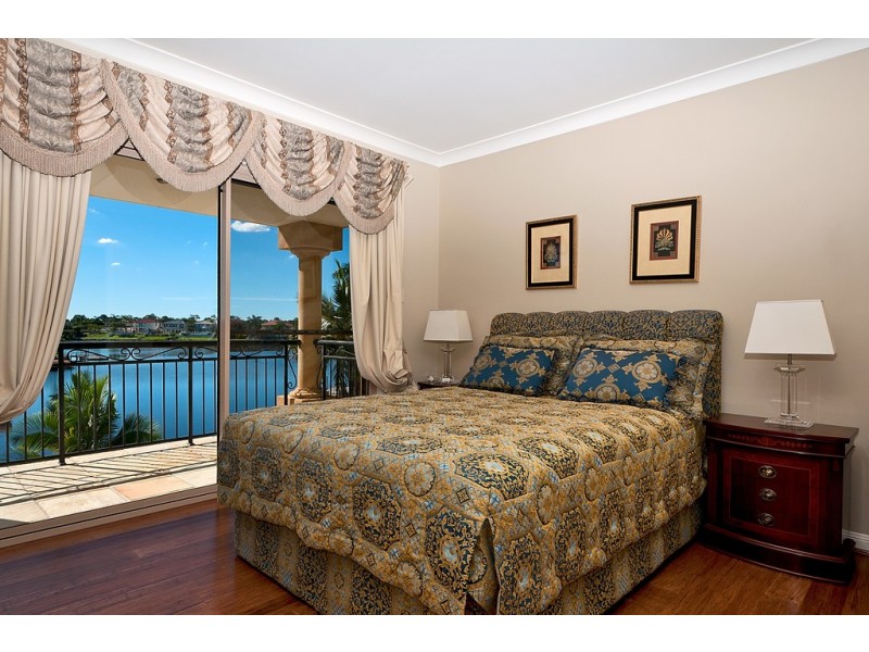 34 Istana View, Clear Island Waters QLD 4226