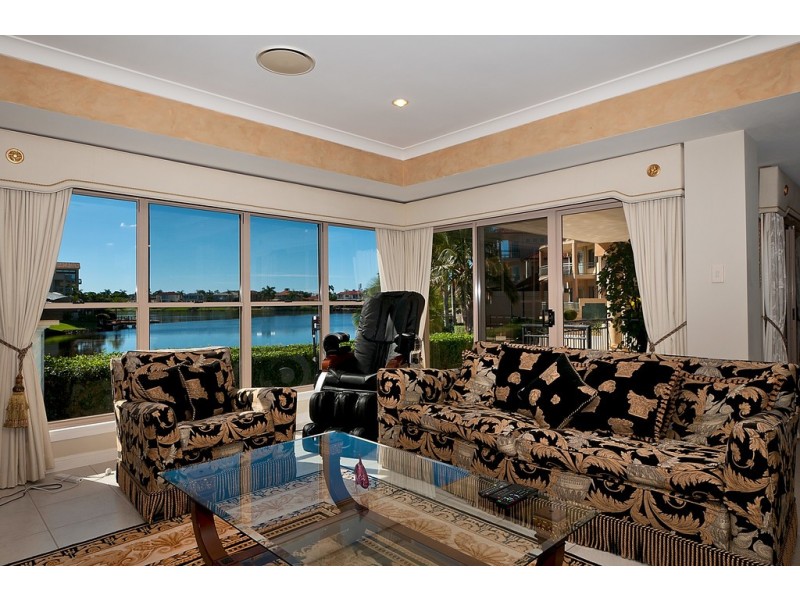 34 Istana View, Clear Island Waters QLD 4226