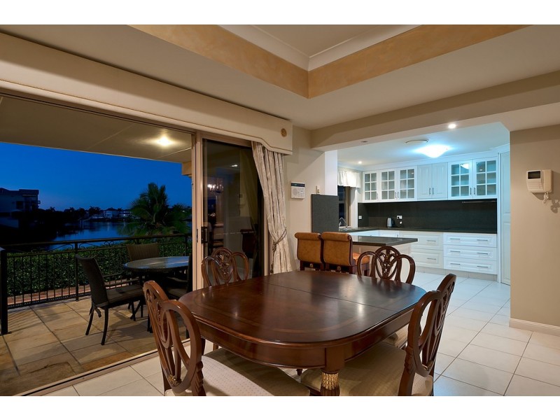 34 Istana View, Clear Island Waters QLD 4226