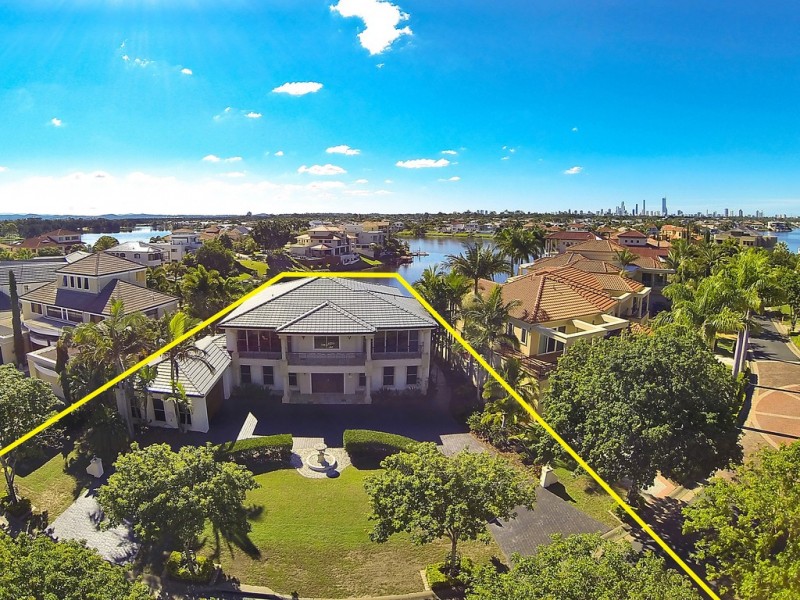 34 Istana View, Clear Island Waters QLD 4226