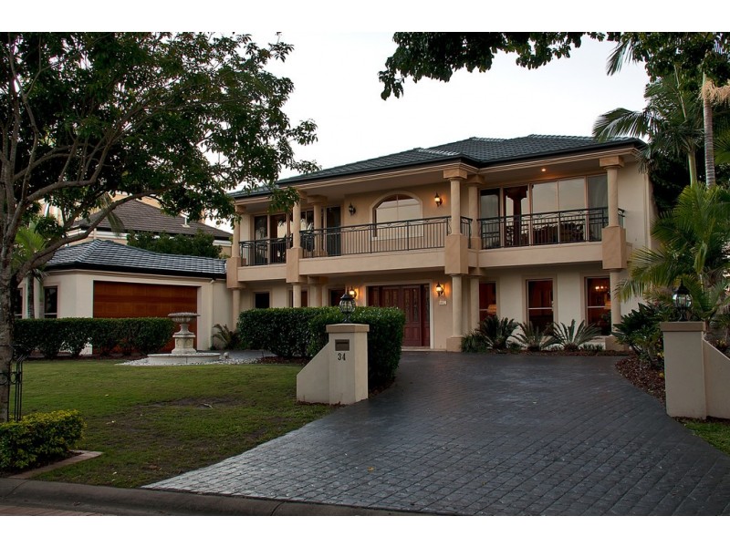 34 Istana View, Clear Island Waters QLD 4226