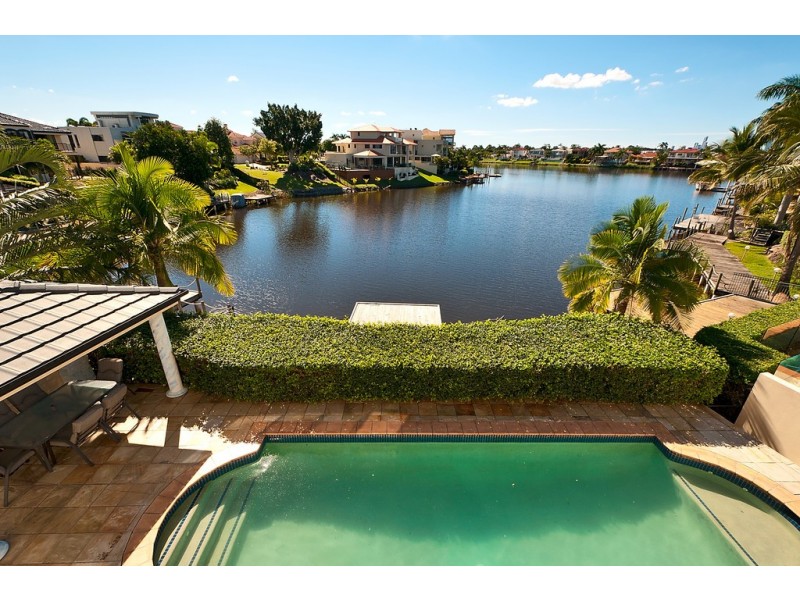 34 Istana View, Clear Island Waters QLD 4226