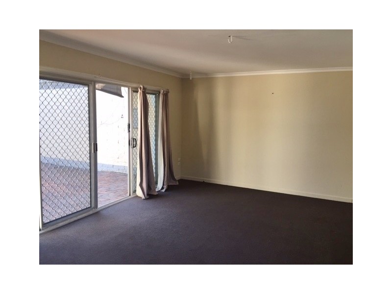 1/41 Darrambal Street, Chevron Island QLD 4217