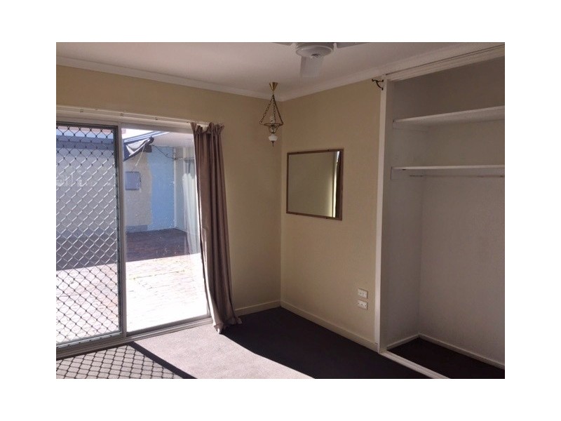 1/41 Darrambal Street, Chevron Island QLD 4217