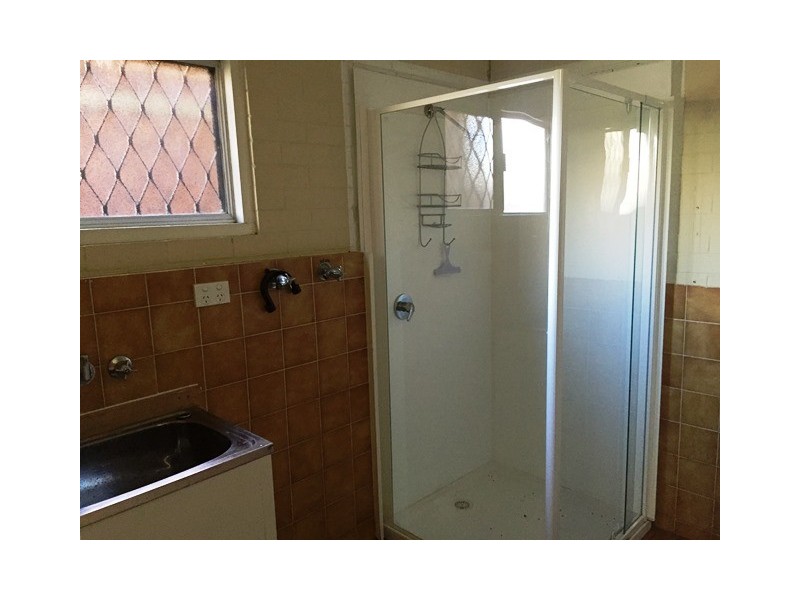 1/41 Darrambal Street, Chevron Island QLD 4217