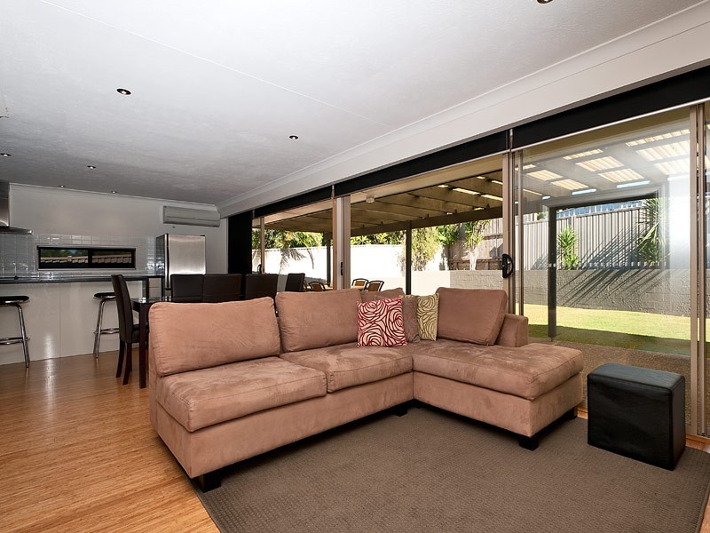 33 Hickey Way, Carrara QLD 4211