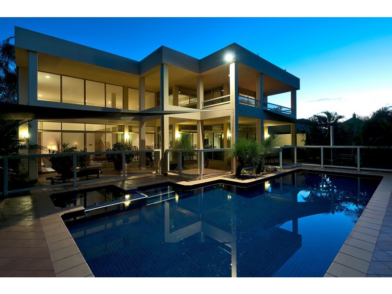 85 Santa Cruz Boulevard, Clear Island Waters QLD 4226