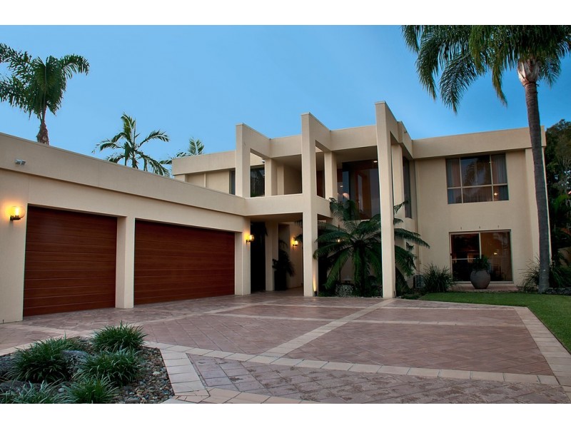 85 Santa Cruz Boulevard, Clear Island Waters QLD 4226