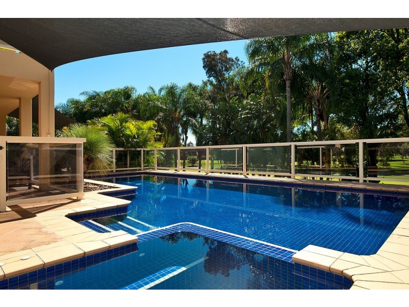 85 Santa Cruz Boulevard, Clear Island Waters QLD 4226