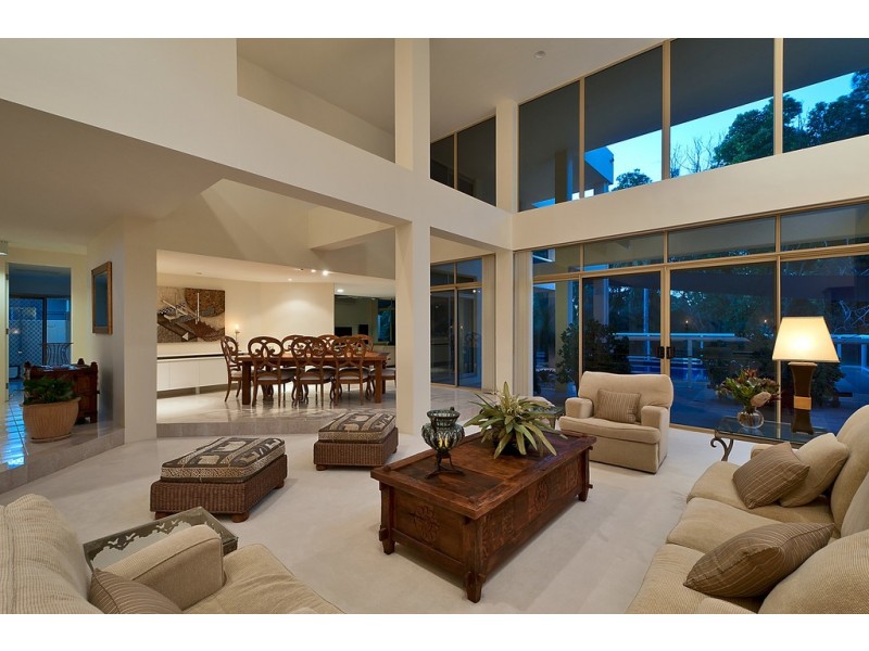 85 Santa Cruz Boulevard, Clear Island Waters QLD 4226