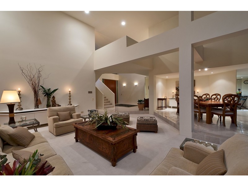 85 Santa Cruz Boulevard, Clear Island Waters QLD 4226