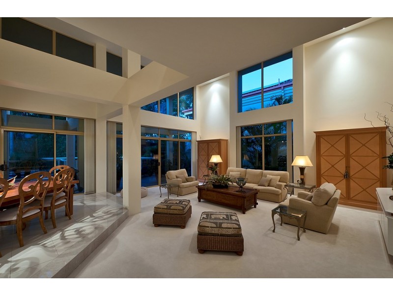 85 Santa Cruz Boulevard, Clear Island Waters QLD 4226